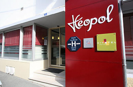 Leopol Hotel