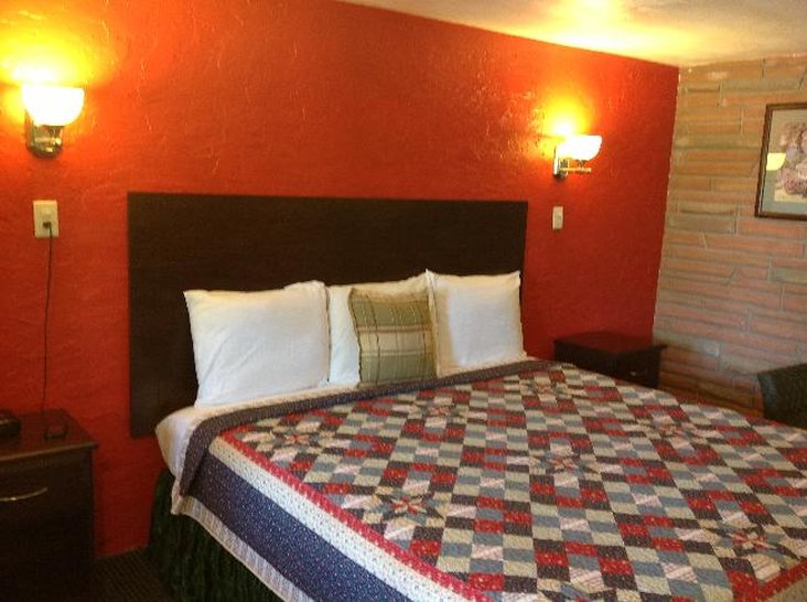 Holly Motel - Vincentown, NJ