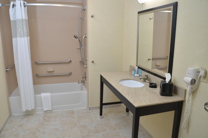 Hampton Inn-Sharon - West Middlesex, PA