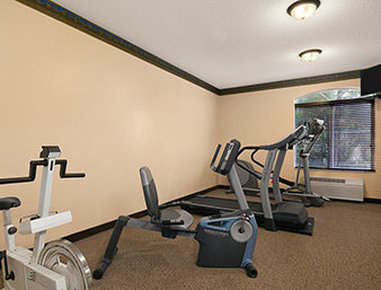 Baymont Inn & Suites-Dekalb - Dekalb, IL