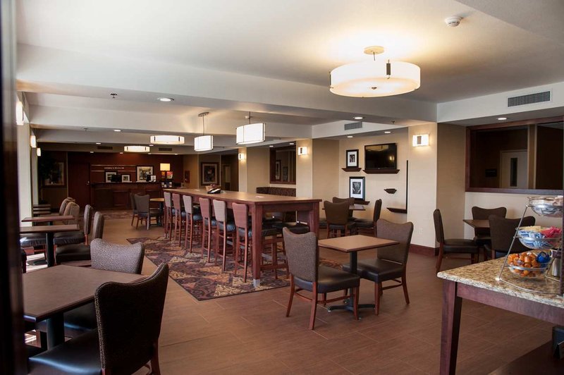 Hampton Inn Bismarck - Bismarck, ND