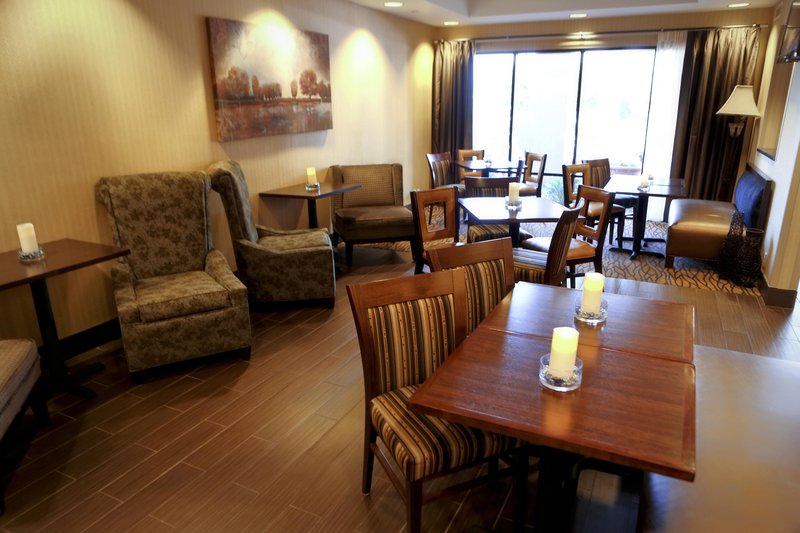 Hampton Inn Eau Claire 0 Reviews 2622 Craig Rd, Eau Claire, WI