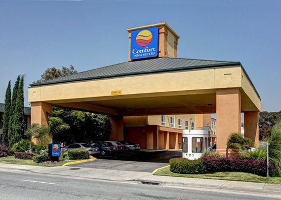 Comfort Inn & Suites - Oakland, CA