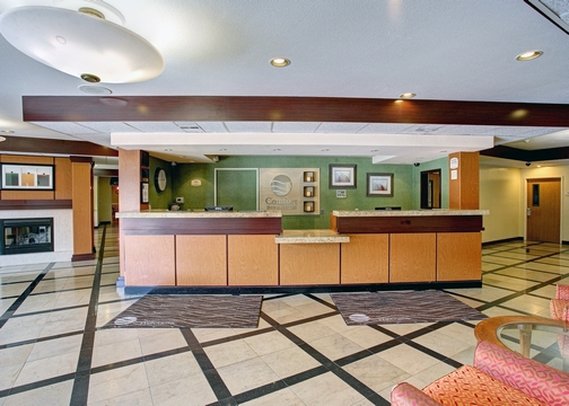 Comfort Inn & Suites - Oakland, CA