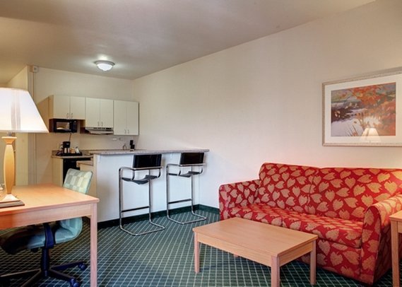 Comfort Inn & Suites - Oakland, CA