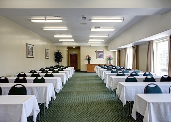 Comfort Inn & Suites - Oakland, CA
