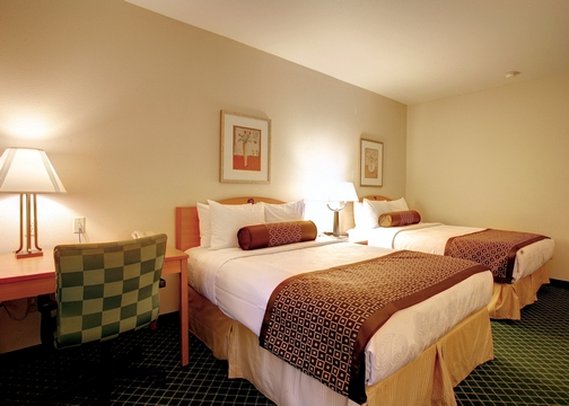 Comfort Inn & Suites - Oakland, CA