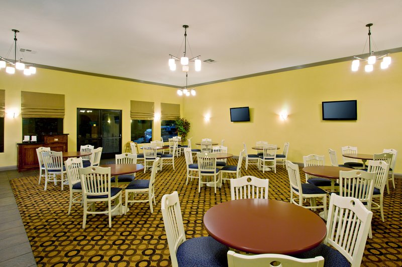 Holiday Inn Express Santa Nella - Riverbank, CA