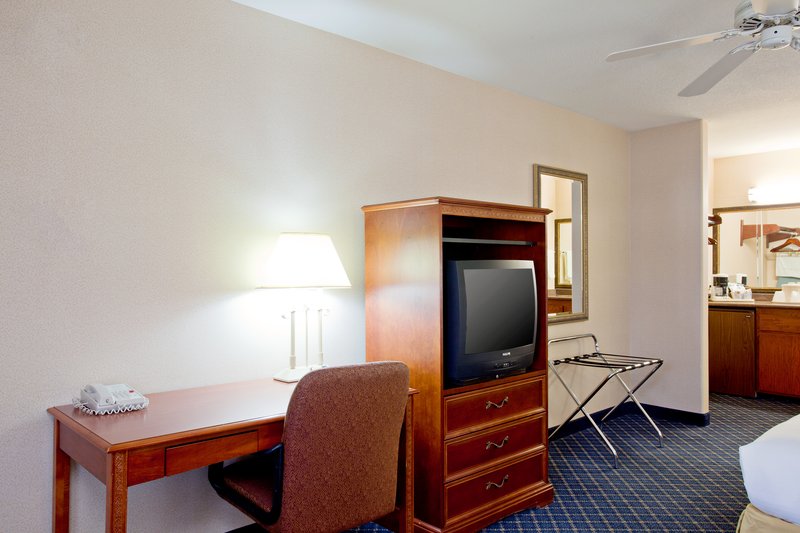 Holiday Inn Express Santa Nella - Riverbank, CA