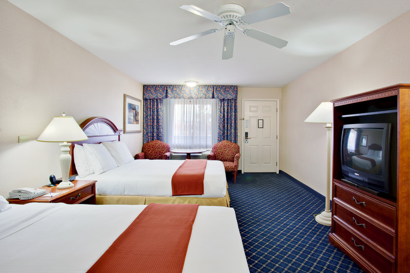 Holiday Inn Express Santa Nella - Riverbank, CA