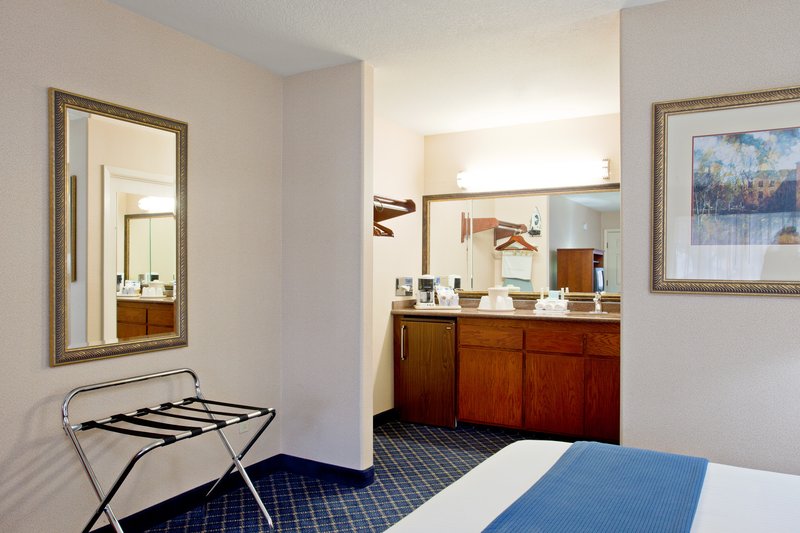 Holiday Inn Express Santa Nella - Riverbank, CA