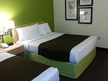 Americinn - Oshkosh, WI