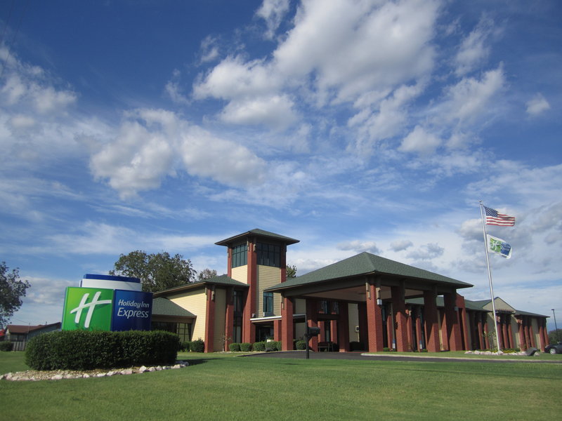 Americas Best Value Inn - West Point, MS