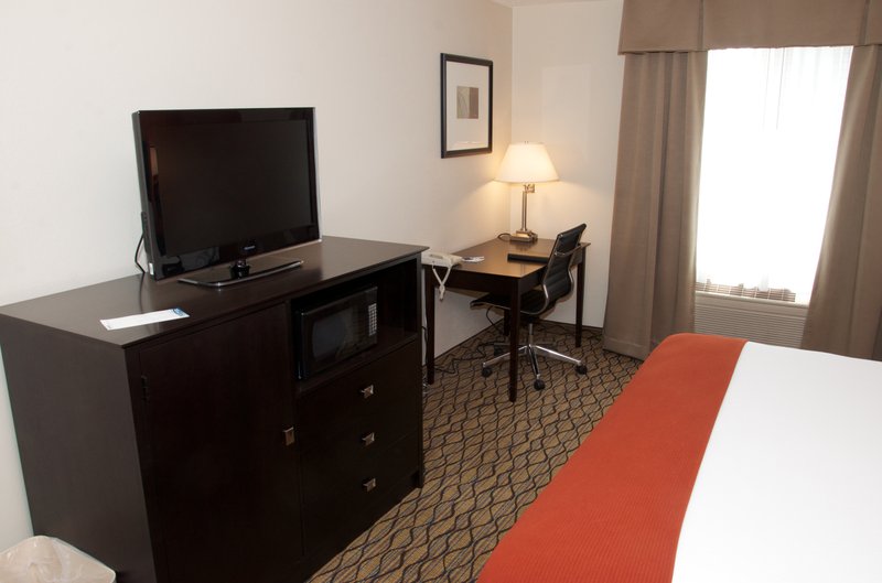 Holiday Inn Express & Suites CADILLAC - Harrietta, MI