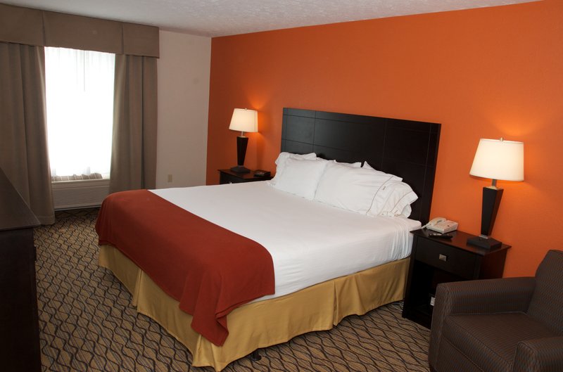 Holiday Inn Express & Suites CADILLAC - Harrietta, MI