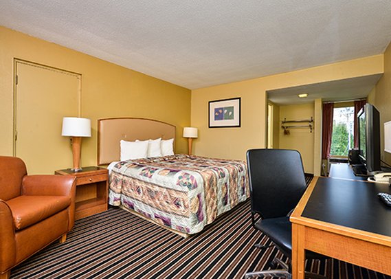 Inn By The Lake - Gilbertsville, KY