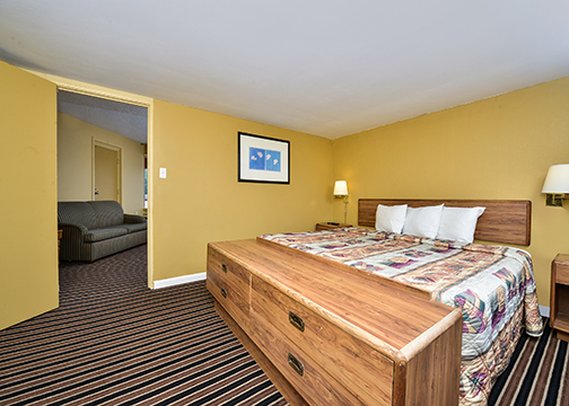 Inn By The Lake - Gilbertsville, KY