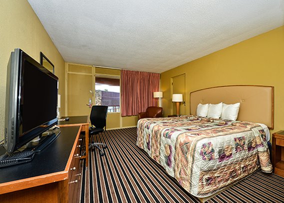 Inn By The Lake - Gilbertsville, KY