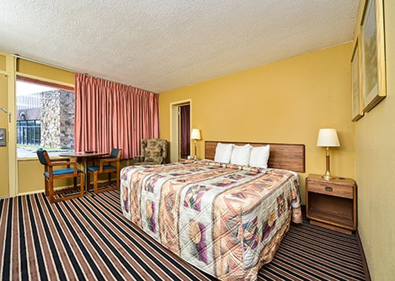 Inn By The Lake - Gilbertsville, KY