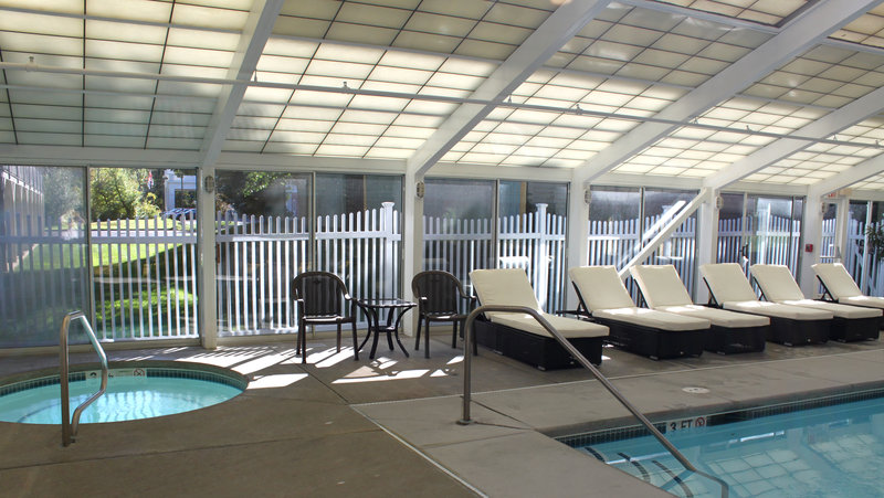 Yankee Inn Home Comfort - Lenox, MA