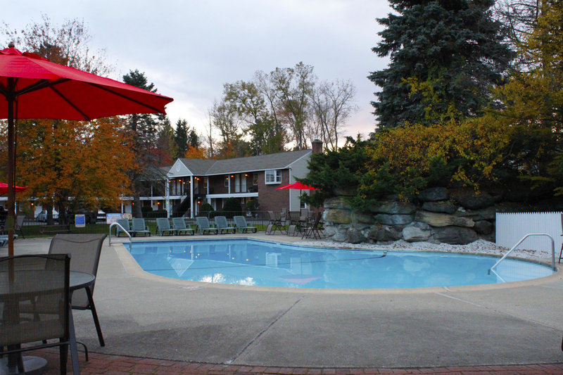 Yankee Inn Home Comfort - Lenox, MA