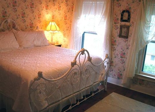 The Bridge Street Inn - Charlevoix, MI
