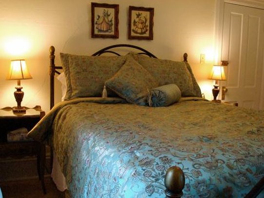 The Bridge Street Inn - Charlevoix, MI