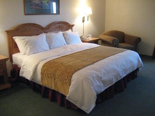 Crossings by GrandStay Inn and Suites - Waseca, MN