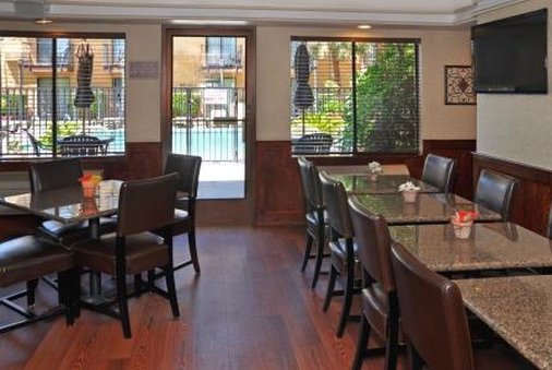 Oxford Inn & Suites Lancaster - Lancaster, CA
