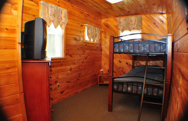 Valley Brook Inn and Cottages - Wurtsboro, NY