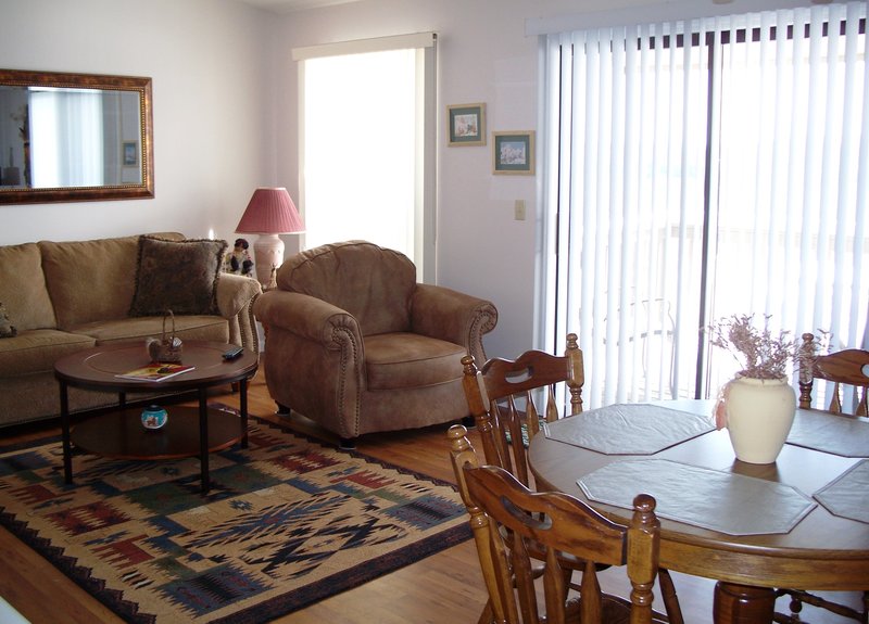 Pointe Royale Clubhouse & Accommodations - Branson, MO