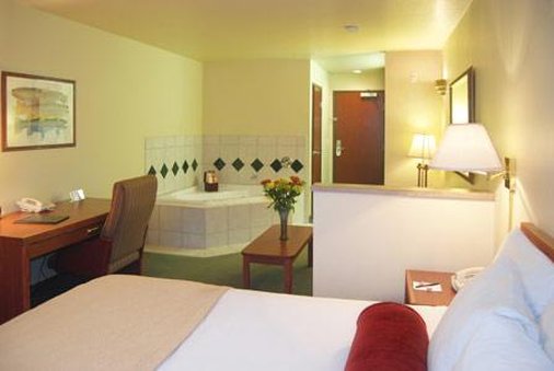 Oxford Suites Gladstone - Gladstone, OR