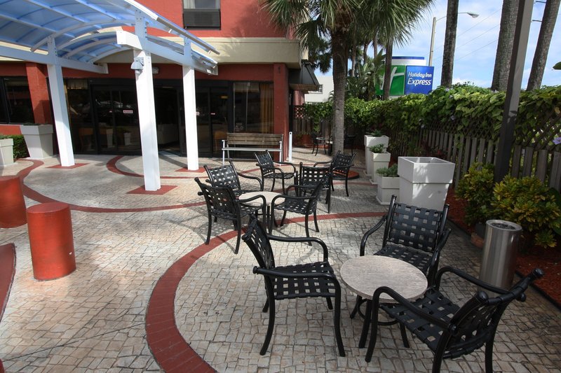 Holiday Inn Express MIAMI-ARPT CTRL-MIAMI SPRINGS - Miami, FL