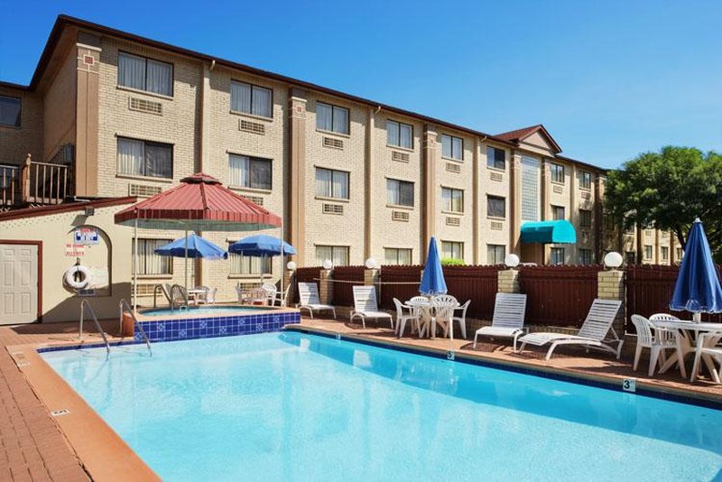 Orangewood Inn & Suites - Austin, TX