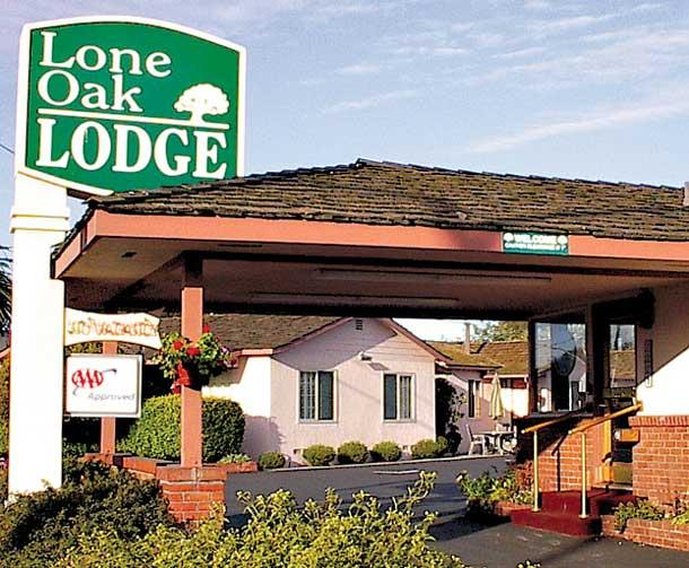 Lone Oak Lodge - Monterey, CA