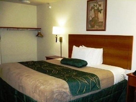 Oak Tree Inn - Hearne, TX