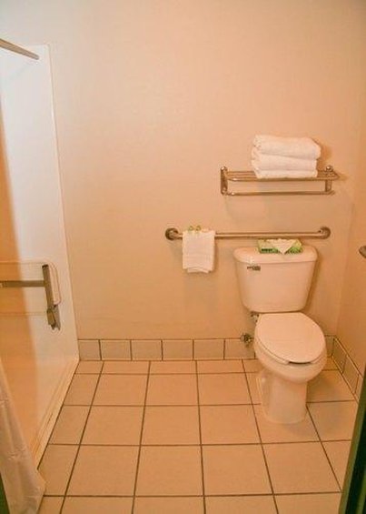Oak Tree Inn - Hearne, TX