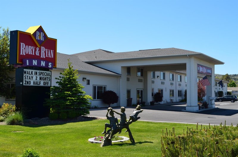 Rory & Ryan Inn - Hines, OR