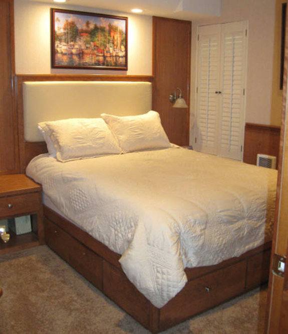 Embarcadero Resort Hotel - Newport, OR