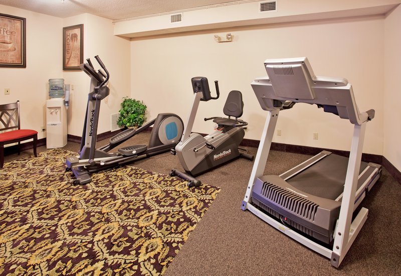 Holiday Inn Express OSAGE BCH - LAKE OF THE OZARKS - Oshkosh, WI