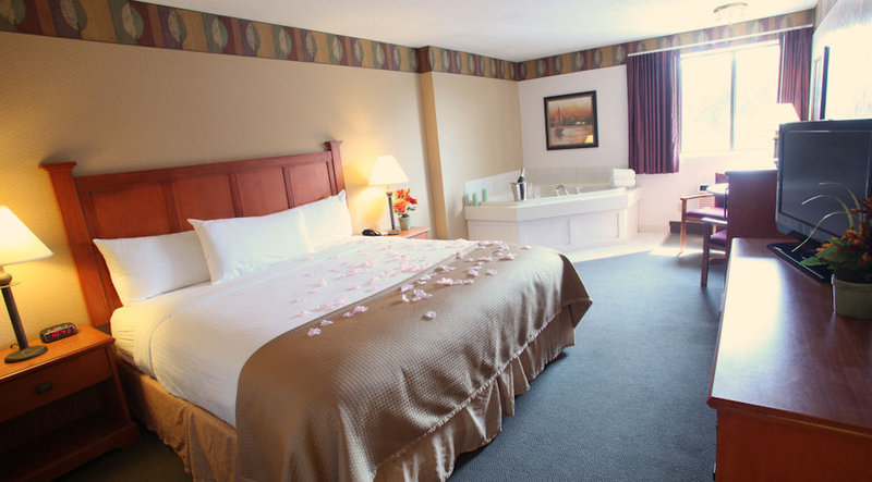 Bayside Resort Hotel - West Yarmouth, MA