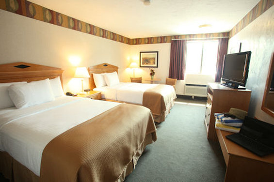 Bayside Resort Hotel - West Yarmouth, MA