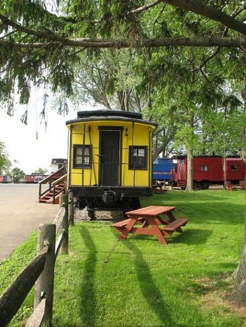 Red Caboose Motel & Gift Shop - Ronks, PA