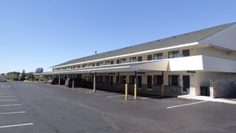 Days Inn - Petoskey, MI