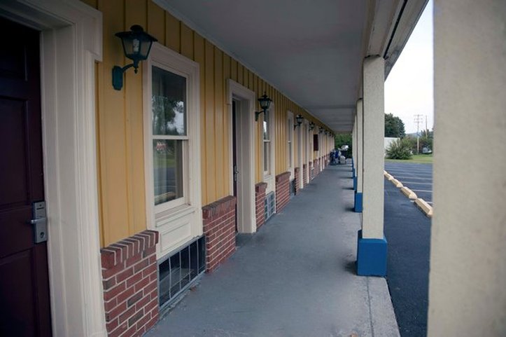 Red Carpet Inn - Hanover, PA
