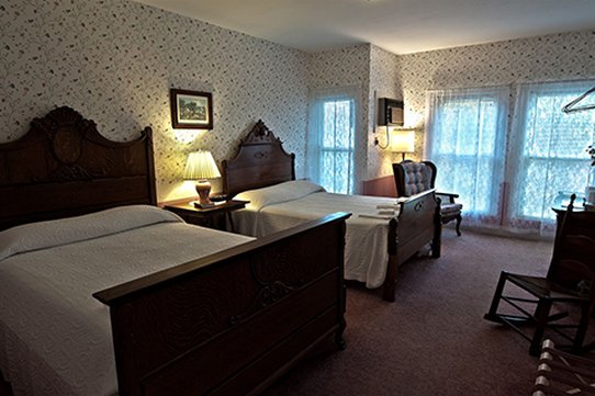 Riverside Inn - Cambridge Springs, PA