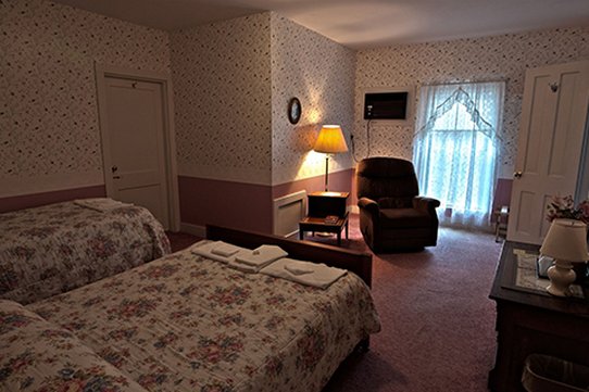 Riverside Inn - Cambridge Springs, PA