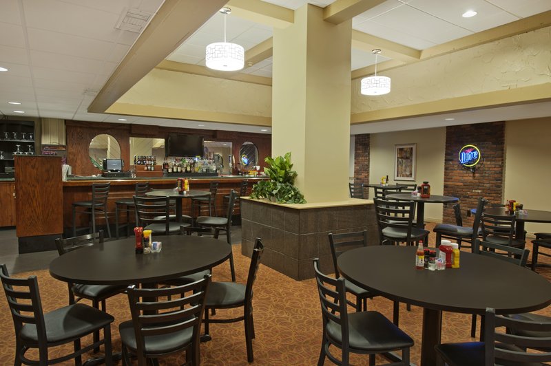 BEST WESTERN Airport Plaza Inn & Conference Center - Bridgeton, MO