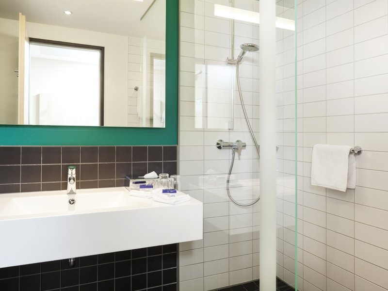 Hotel Park Inn by Radisson Stuttgart Guest Bathroom