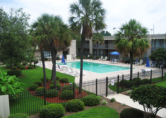 Clarion Inn & Suites - Dothan, AL